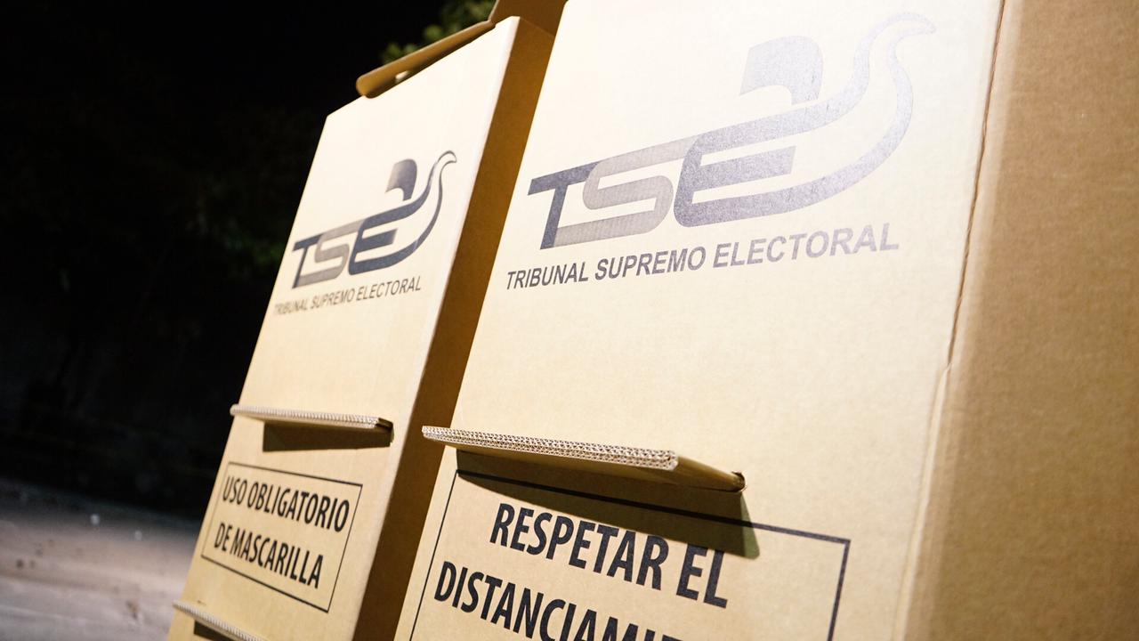 TSE llega al 28F sin entregar credenciales ni solventar fallas en el sistema para conteo de votos tse-llega-al-28f-sin-entregar-credenciales-ni-solventar-fallas-en-el-sistema-para-conteo-de-votos